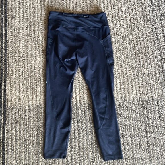 Nike Dri-Fit Cropped Leggings Size Medium - Picture 2 of 3
